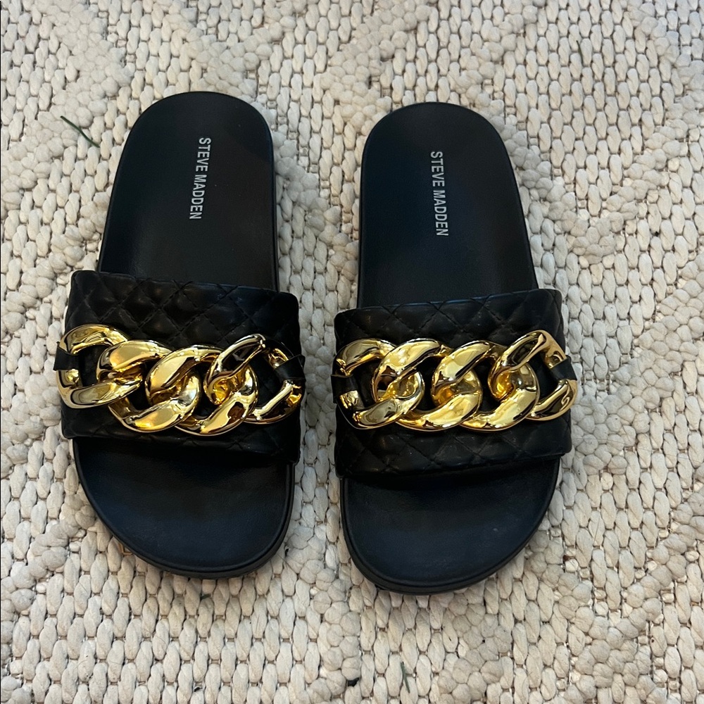 SZ 8 Steve Madden Black Slides w/Gold Chain Rubber Sole NEW